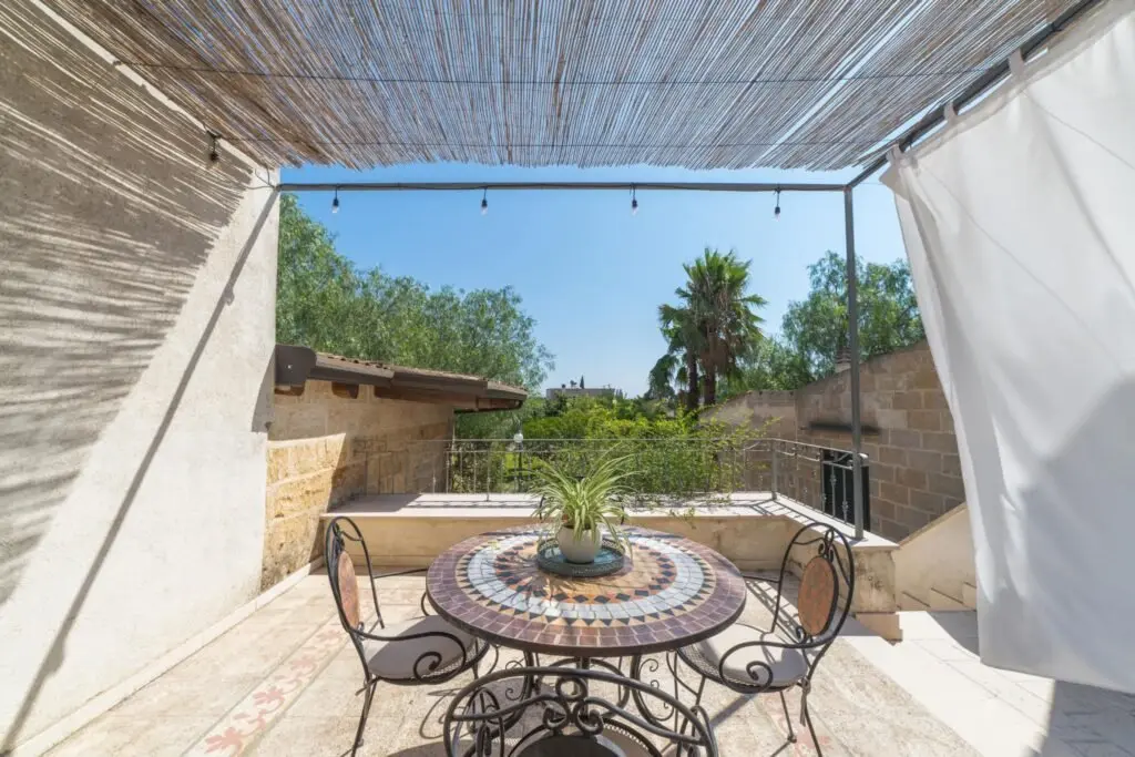 Il terrazzino dell’appartamento Ulivo al sole