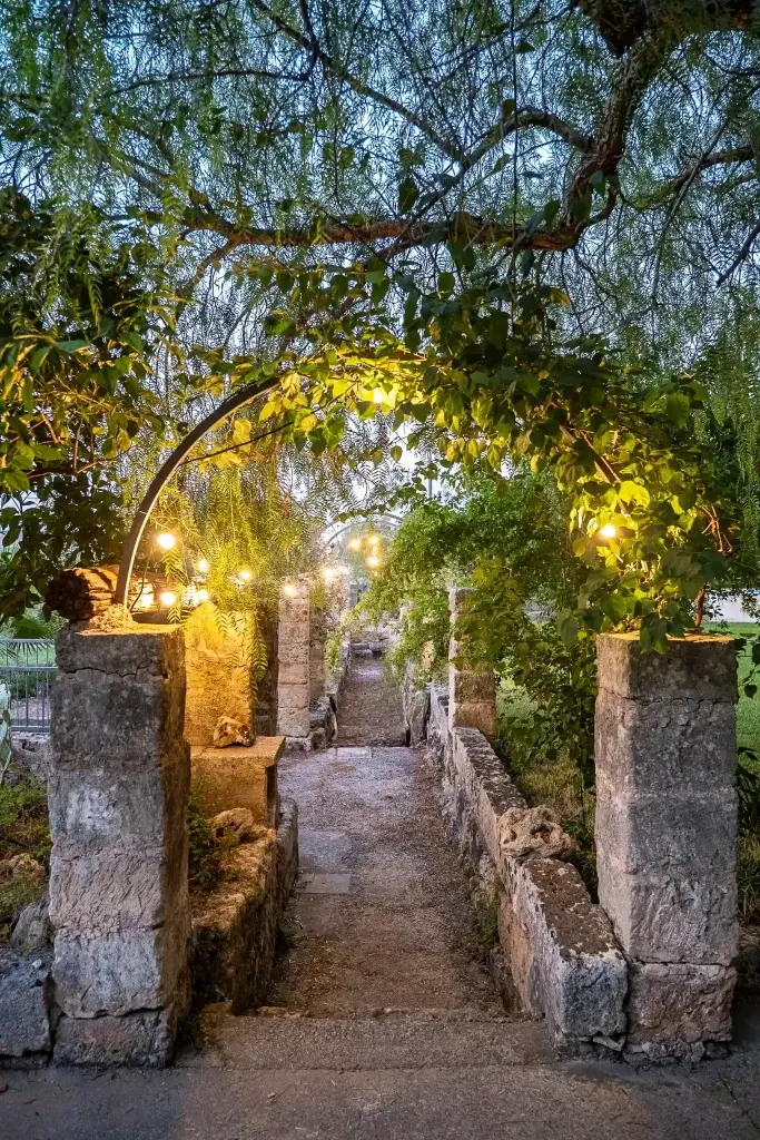 Ingressi e cortile della Masseria De Donno