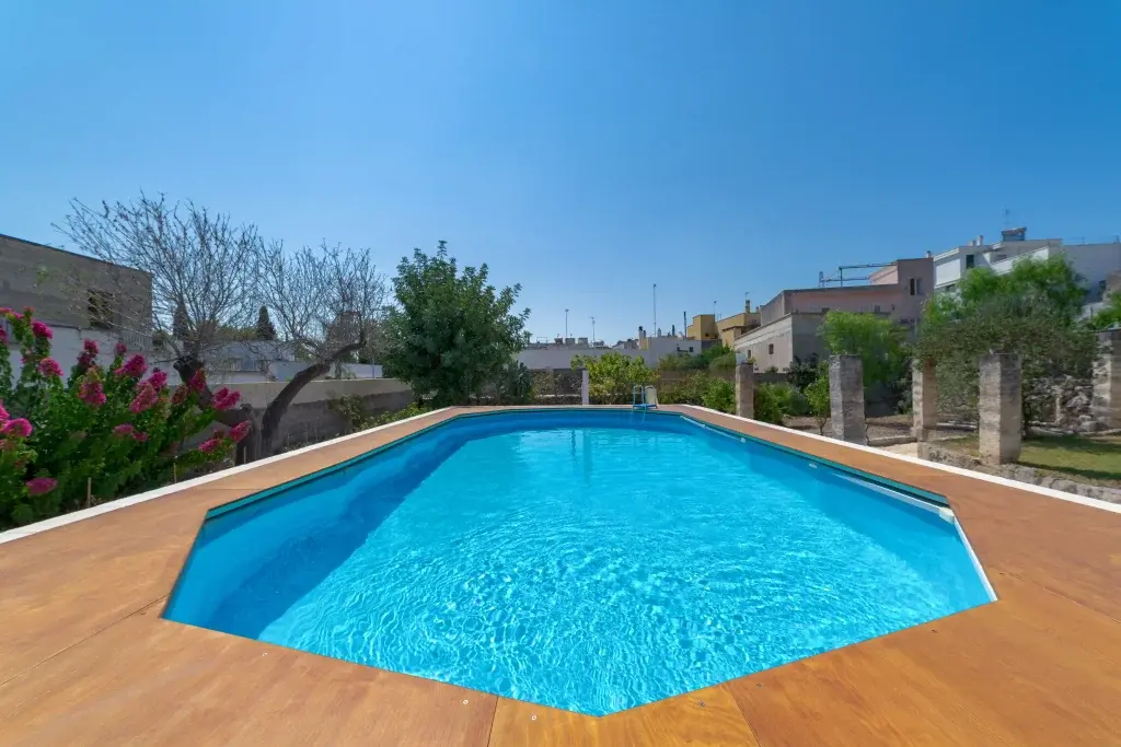 La piscina della Masseria De Donno